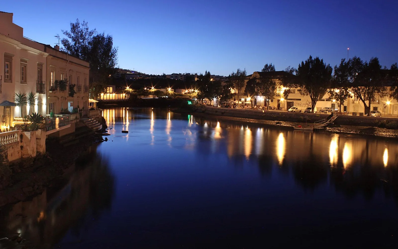 Tavira i Algarvekysten, Portugal