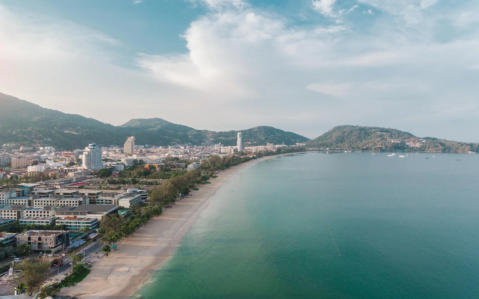 Patong beach i Phuket, Thailand